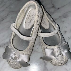 Dominique Nicole Slip On Lace Shoe Girls 7